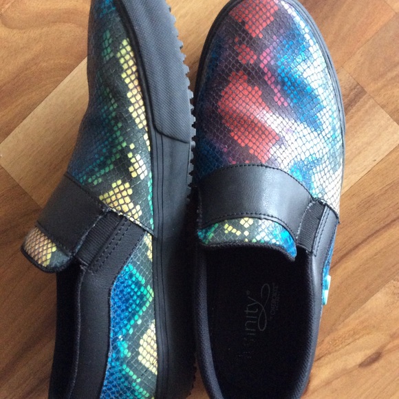 Infinity shoes - Picture 3 of 5